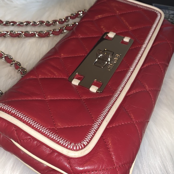 CHANEL east west flap bag in turlington red calfskin - Picture 10 of 17